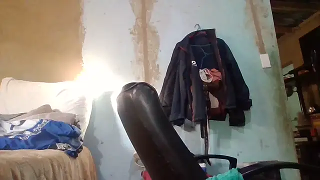 Snapshot of Nicky52 chatting on 03-26-26, 05:39 Nicky52 online show from 03-26-26, 05:39