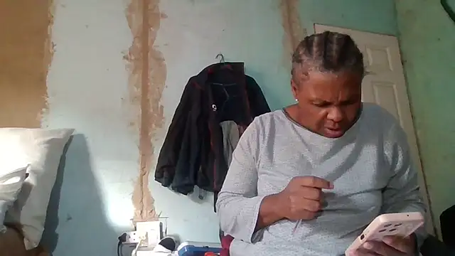 Snapshot of Nicky52 chatting on 03-18-26, 06:05 Nicky52 online show from 03-18-26, 06:05