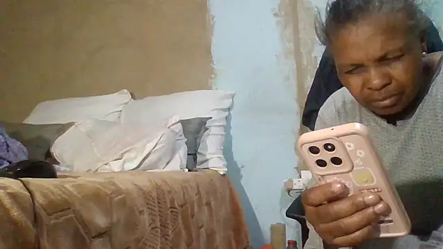 Snapshot of Nicky52 chatting on 04-11-26, 10:02 Nicky52 online show from 04-11-26, 10:02