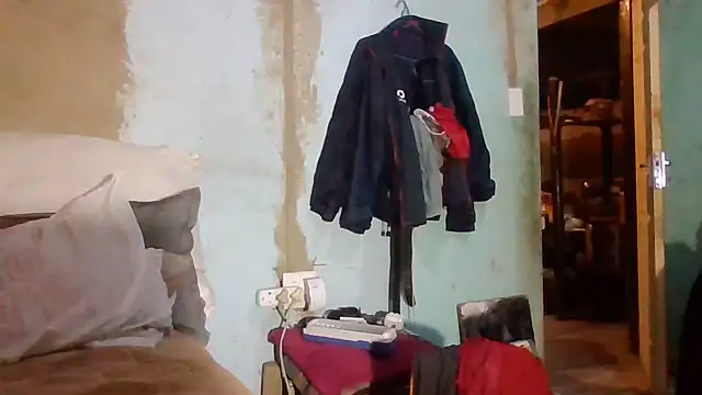 Snapshot of Nicky52 chatting on 03-04-26, 03:53 Nicky52 online show from 03-04-26, 03:53