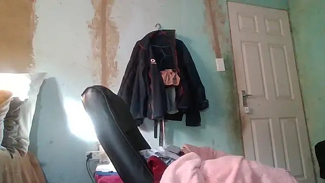 Snapshot of Nicky52 chatting on 03-17-26, 05:54 Nicky52 online show from 03-17-26, 05:54