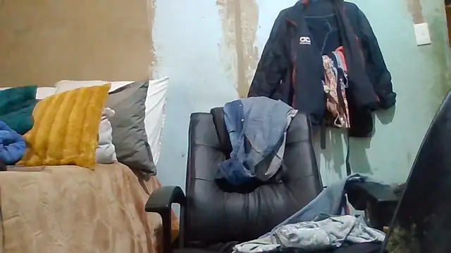 Snapshot of Nicky52 chatting on 04-09-26, 03:07 Nicky52 online show from 04-09-26, 03:07