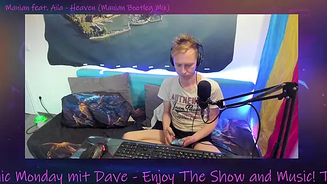 DaveLindau online show from 10-27-25, 01:12