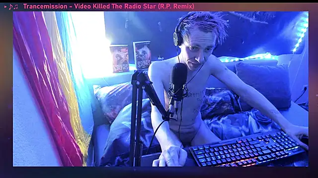 Snapshot of DaveLindau chatting on 03-23-26, 02:44 DaveLindau online show from 03-23-26, 02:44