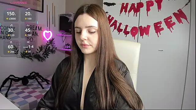 Snapshot of LiaWoow chatting on 10-25-25, 06:45 LiaWoow online show from 10-25-25, 06:45