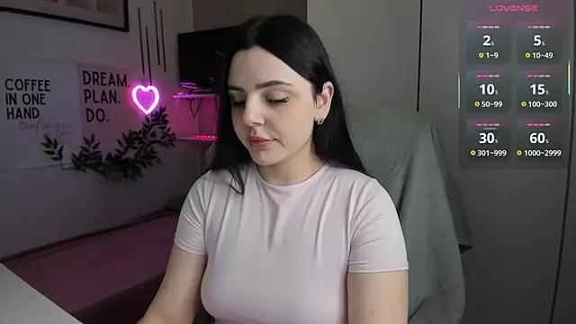 LiaWoow online show from 12-05-25, 07:29