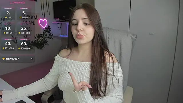 LiaWoow online show from 04-19-26, 01:56