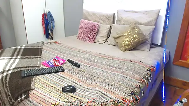 Kay-Tee online show from 04-17-26, 07:28