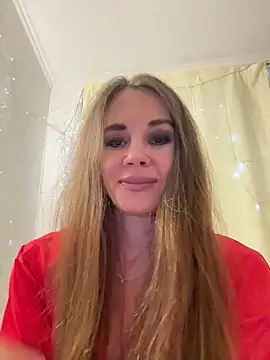 LucieMack online show from 12-19-25, 10:12