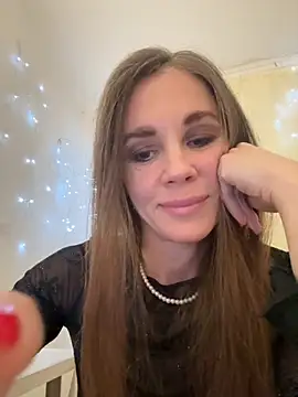 LucieMack online show from 11-21-25, 08:52