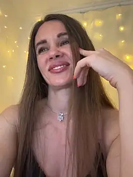 Snapshot of LucieMack chatting on 06-03-26, 07:40 LucieMack online show from 06-03-26, 07:40