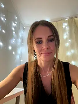 LucieMack online show from 09-30-25, 07:09