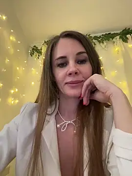 LucieMack online show from 03-10-26, 09:19