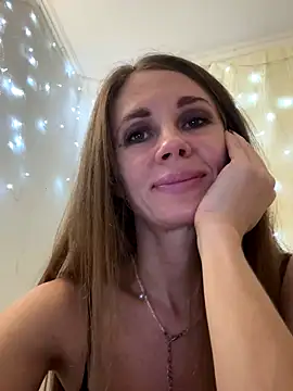 LucieMack online show from 10-21-25, 05:45