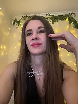Snapshot of LucieMack chatting on 04-22-26, 05:31 LucieMack online show from 04-22-26, 05:31