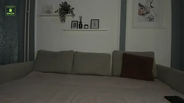 Naomi Urban online show from 10-11-25, 09:27