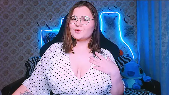 InLoveWithLife26 online show from 10-26-25, 06:08