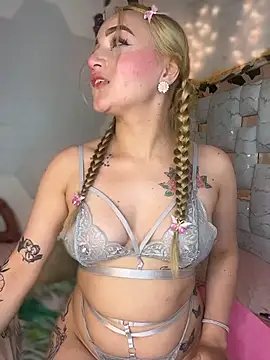 Sara Sophia420 online show from 05-10-26, 12:09