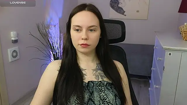 Alice Moondark online show from 09-22-25, 08:15