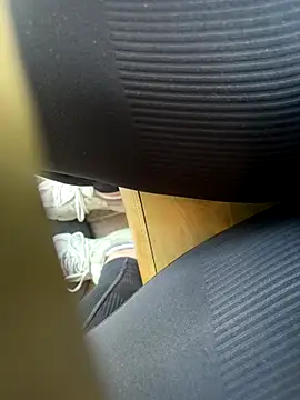 Snapshot of HiddenHoneyLDN chatting on 11-08-25, 01:36 HiddenHoneyLDN online show from 11-08-25, 01:36