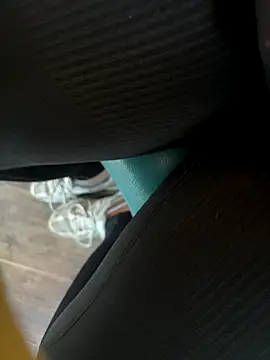 Snapshot of HiddenHoneyLDN chatting on 11-02-25, 01:27 HiddenHoneyLDN online show from 11-02-25, 01:27