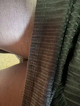 Snapshot of HiddenHoneyLDN chatting on 11-25-25, 10:26 HiddenHoneyLDN online show from 11-25-25, 10:26