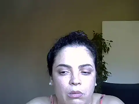 Snapshot of ITALIANASISIXX chatting on 05-25-26, 03:00 ITALIANASISIXX online show from 05-25-26, 03:00