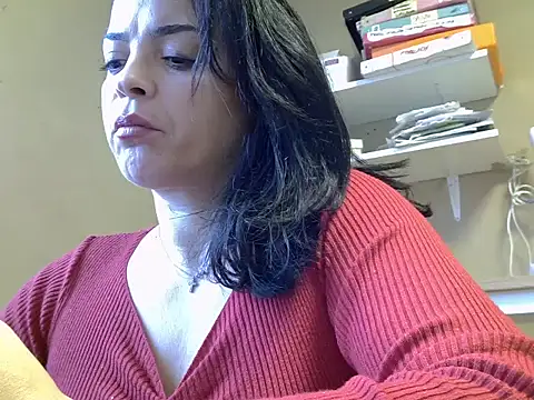 ITALIANASISIXX online show from 10-30-25, 08:01