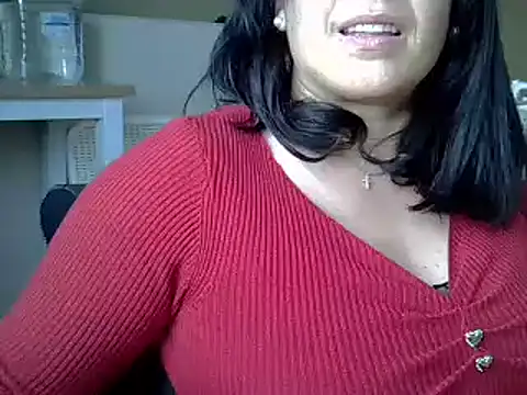 Snapshot of ITALIANASISIXX chatting on 05-19-26, 01:29 ITALIANASISIXX online show from 05-19-26, 01:29