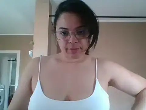 Snapshot of ITALIANASISIXX chatting on 04-18-26, 07:44 ITALIANASISIXX online show from 04-18-26, 07:44