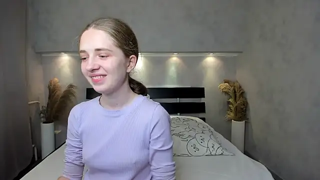 Camilla Kelly online show from 10-05-25, 01:07