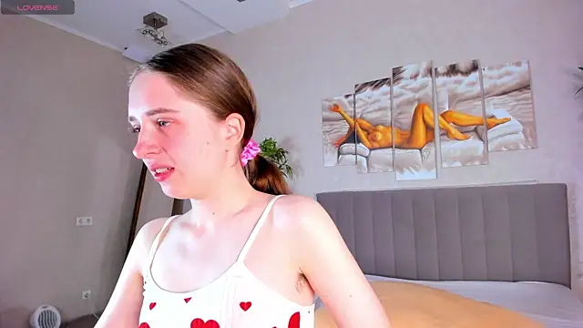 Camilla Kelly online show from 05-20-26, 01:13