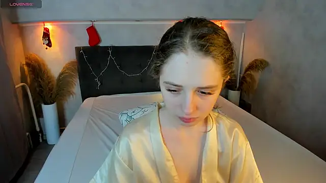 Camilla Kelly online show from 02-12-26, 01:16