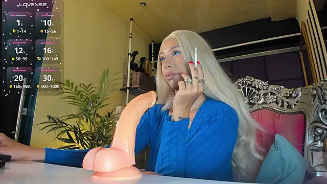 Snapshot of spicyxmilf chatting on 06-21-26, 04:07 spicyxmilf online show from 06-21-26, 04:07
