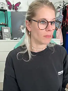 TheRealJessyLey online show from 06-11-26, 01:19