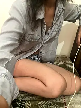 Snapshot of _Maya_zaidi_ chatting on 09-18-25, 08:39  Maya zaidi  online show from 09-18-25, 08:39