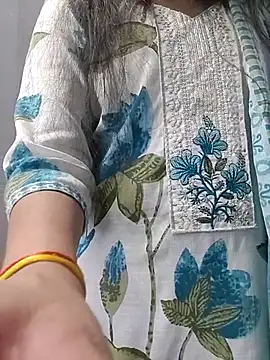 Snapshot of Ruhi_07 chatting on 04-06-26, 05:19 Ruhi 07 online show from 04-06-26, 05:19