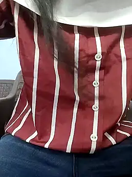 Snapshot of Ruhi_07 chatting on 04-01-26, 04:14 Ruhi 07 online show from 04-01-26, 04:14