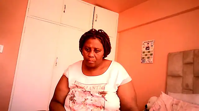 HUGEASSXXXXX online show from 06-26-26, 05:57