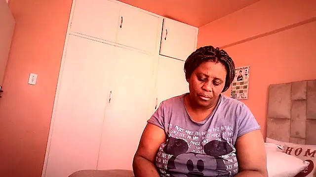 HUGEASSXXXXX online show from 07-03-26, 06:42