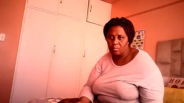 HUGEASSXXXXX online show from 06-24-26, 06:01