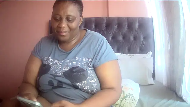 HUGEASSXXXXX online show from 02-12-26, 05:18