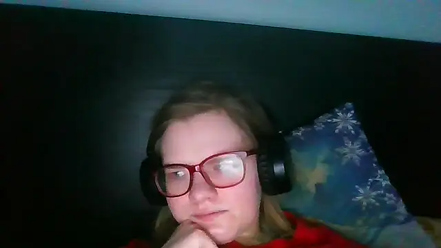 Moonolighta online show from 02-17-26, 03:20