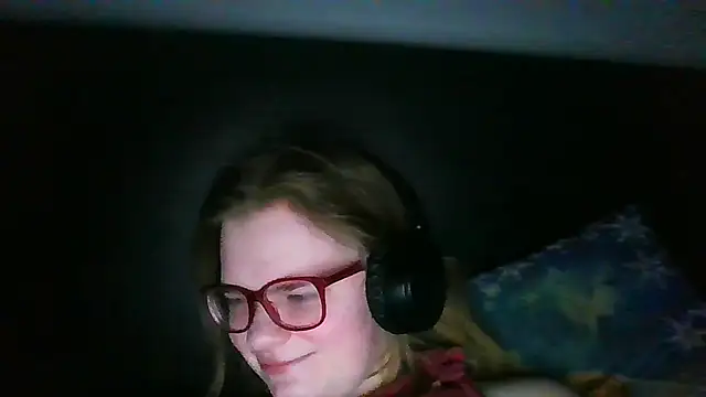 Moonolighta online show from 01-12-26, 02:57