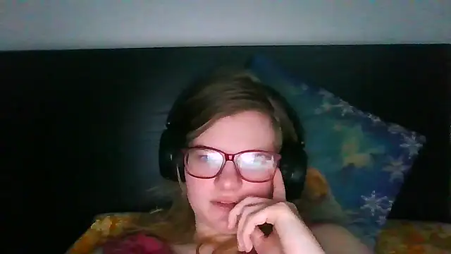 Moonolighta online show from 09-22-25, 06:41