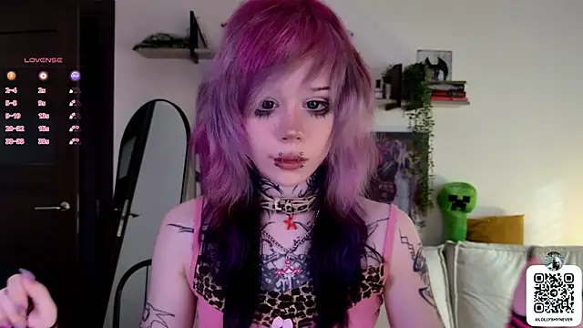 Snapshot of Lollyshy chatting on 09-11-25, 01:11 Lollyshy online show from 09-11-25, 01:11
