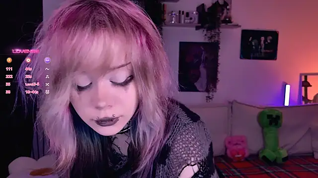 Lollyshy online show from 11-26-25, 09:20