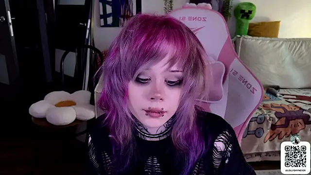 Snapshot of Lollyshy chatting on 09-12-25, 01:00 Lollyshy online show from 09-12-25, 01:00