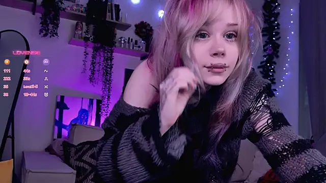 Lollyshy online show from 12-17-25, 09:03