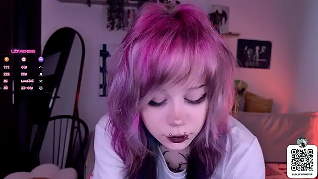 Snapshot of Lollyshy chatting on 10-03-25, 10:39 Lollyshy online show from 10-03-25, 10:39